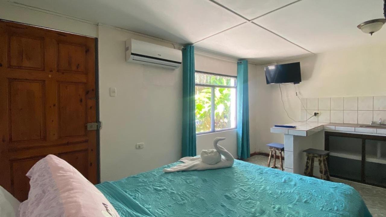 Hospedaje Quepos Kültér fotó